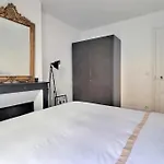 Appartement De Charme Typique Parisien -36M2- Dans Le 5E